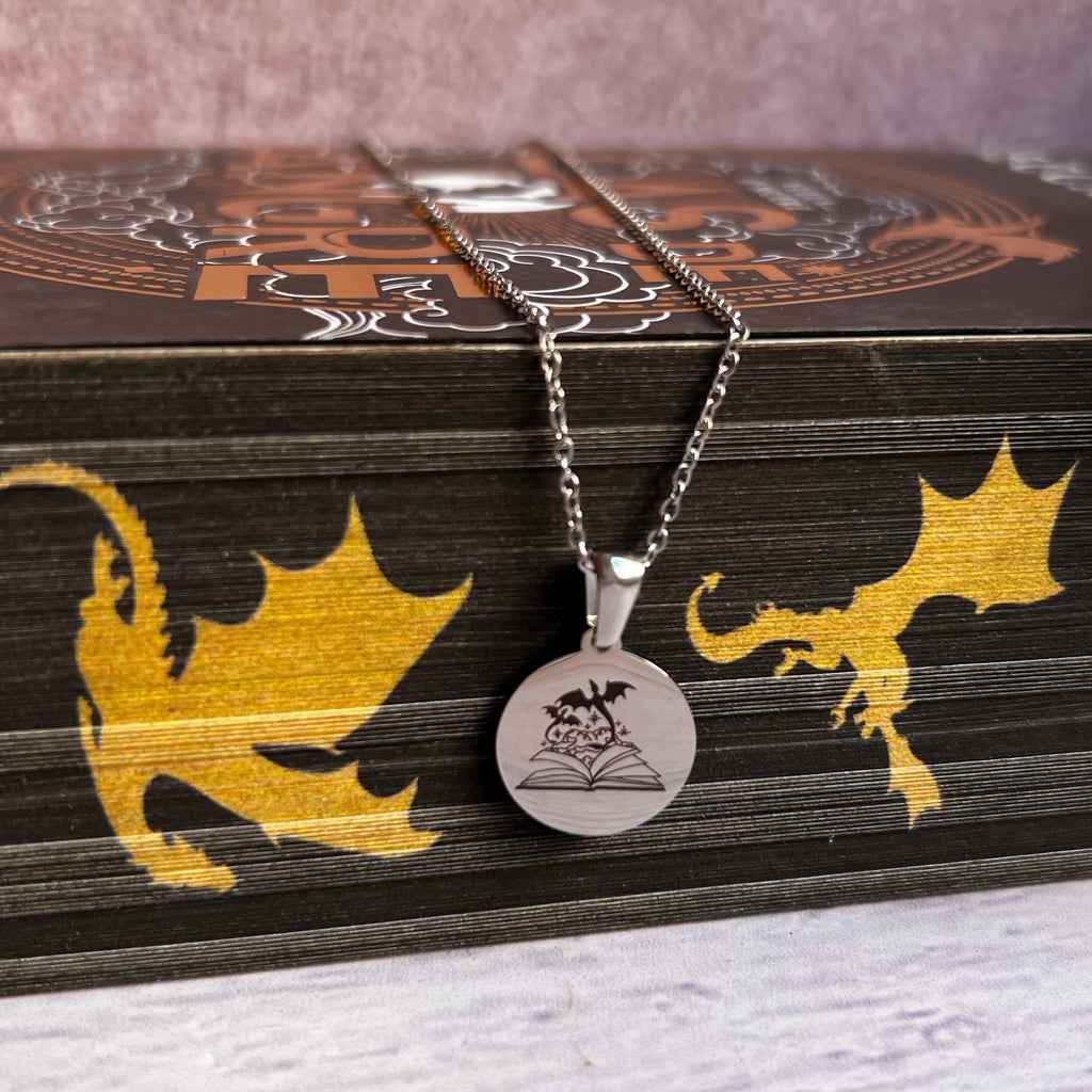 Collar Alas de Sangre Libro
